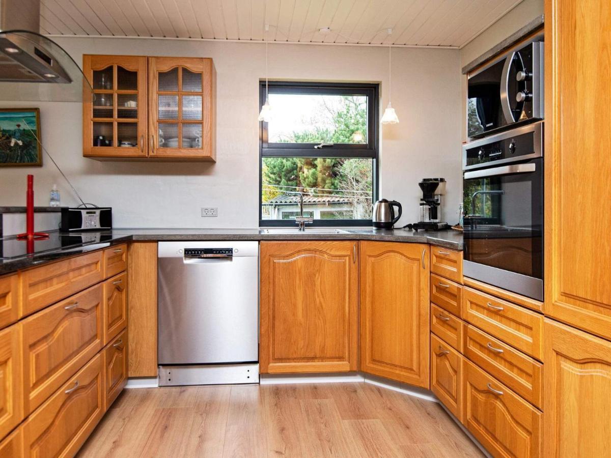 8 Person Holiday Home In R M Lakolk Экстерьер фото